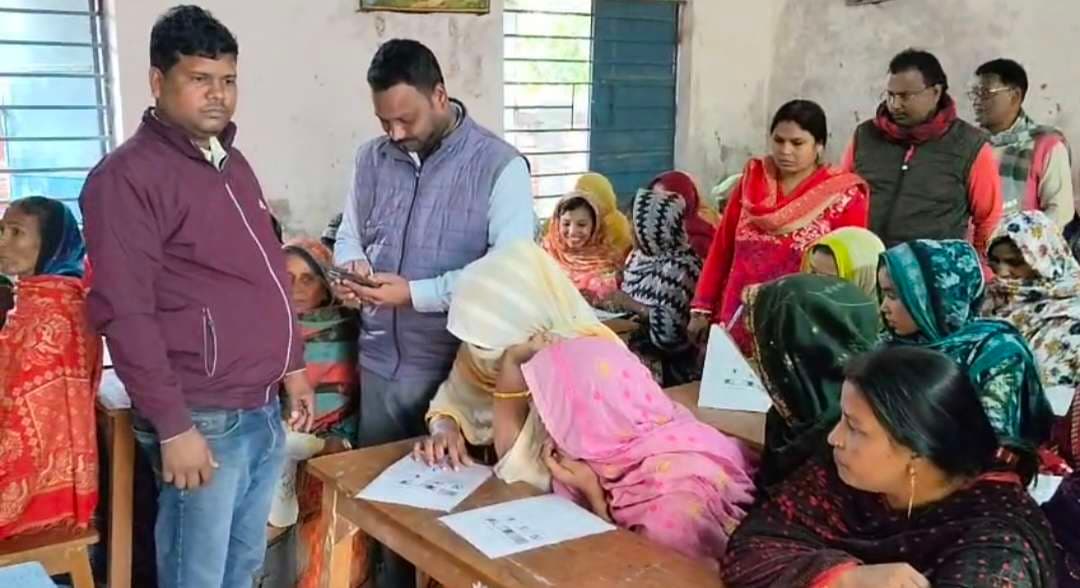 बुनियादी साक्षरता महापरीक्षा शांतिपूर्ण माहौल में संपन्न