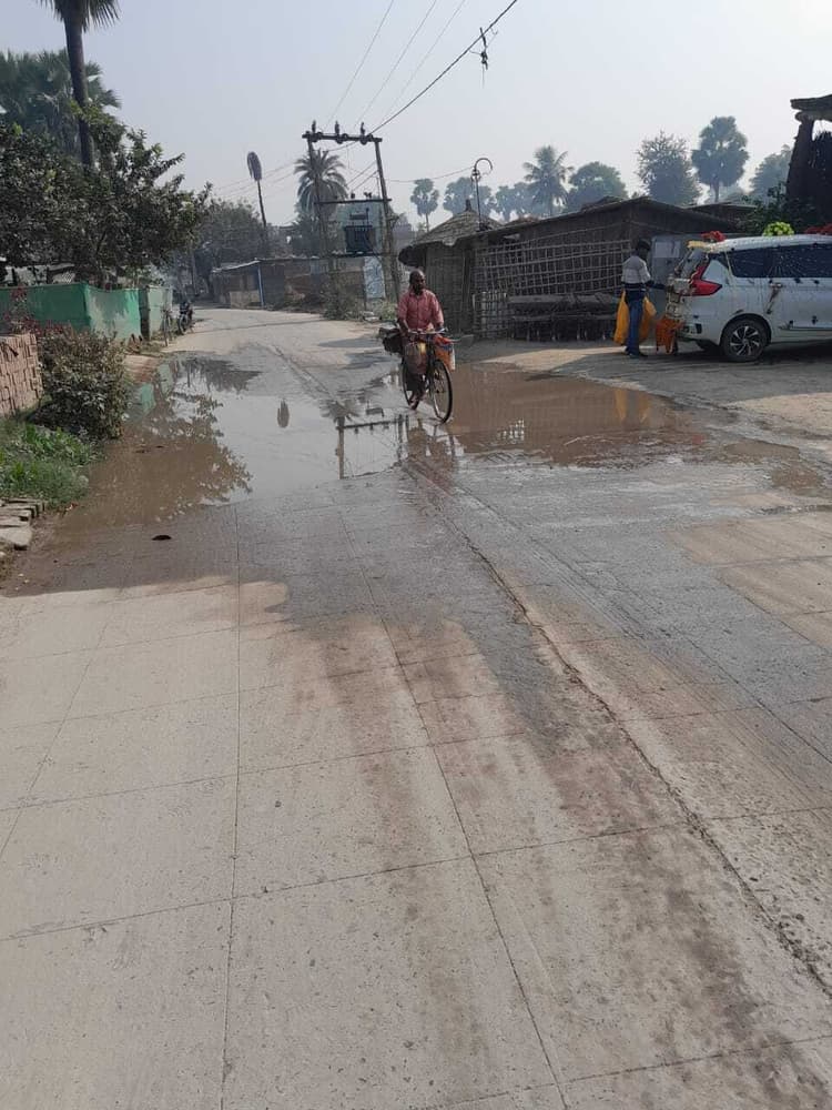 Samastipur News:नल-जल योजना का पाइप लीकेज