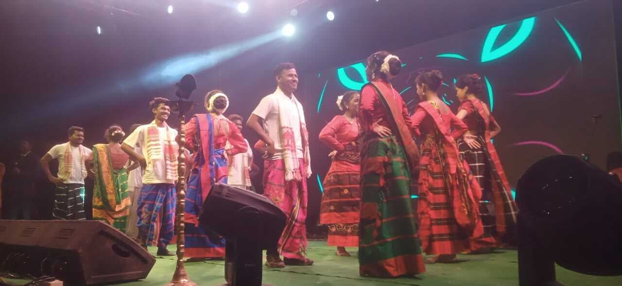 Chaibasa News : चाईबासा स्पोर्ट्स एसोसिएशन मैदान में क्रिसमस गैदरिंग