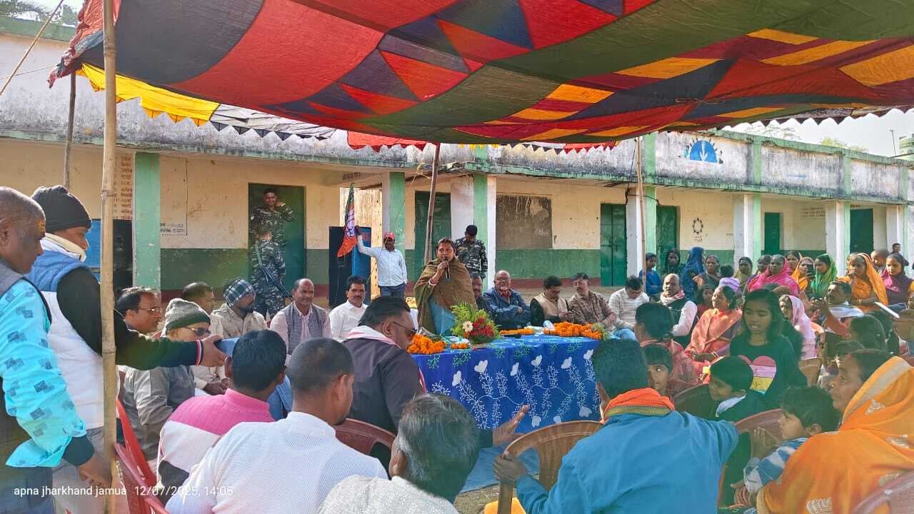 Giridih News :विधायक ने किया सड़क का शिलान्यास