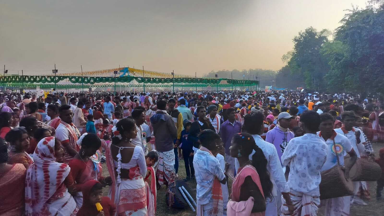 East Singhbhum News : ''''करम पूजा से मिट्टी में बढ़ती है रोग प्रतिरोधक क्षमता''''