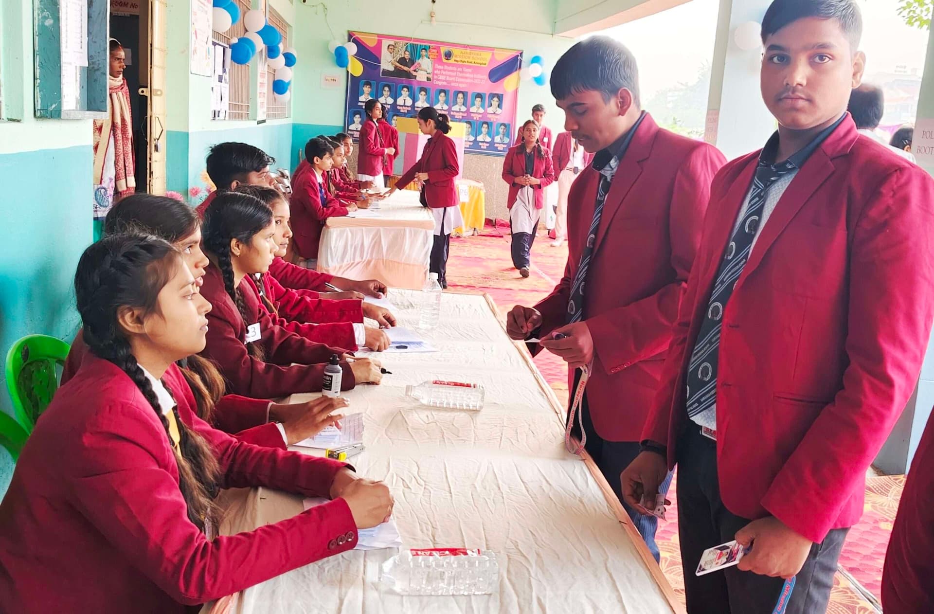 नारायणा मिशन स्कूल में हेड ब्वाॅय व गर्ल के लिए चुनाव संपन्न, परिणाम 11 को