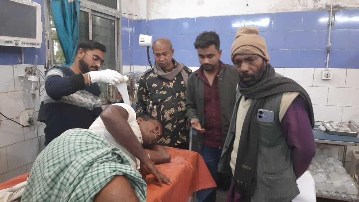 सड़क निर्माण के दौरान विवाद, गड़ासी से मारकर अधेड़ को किया जख्मी