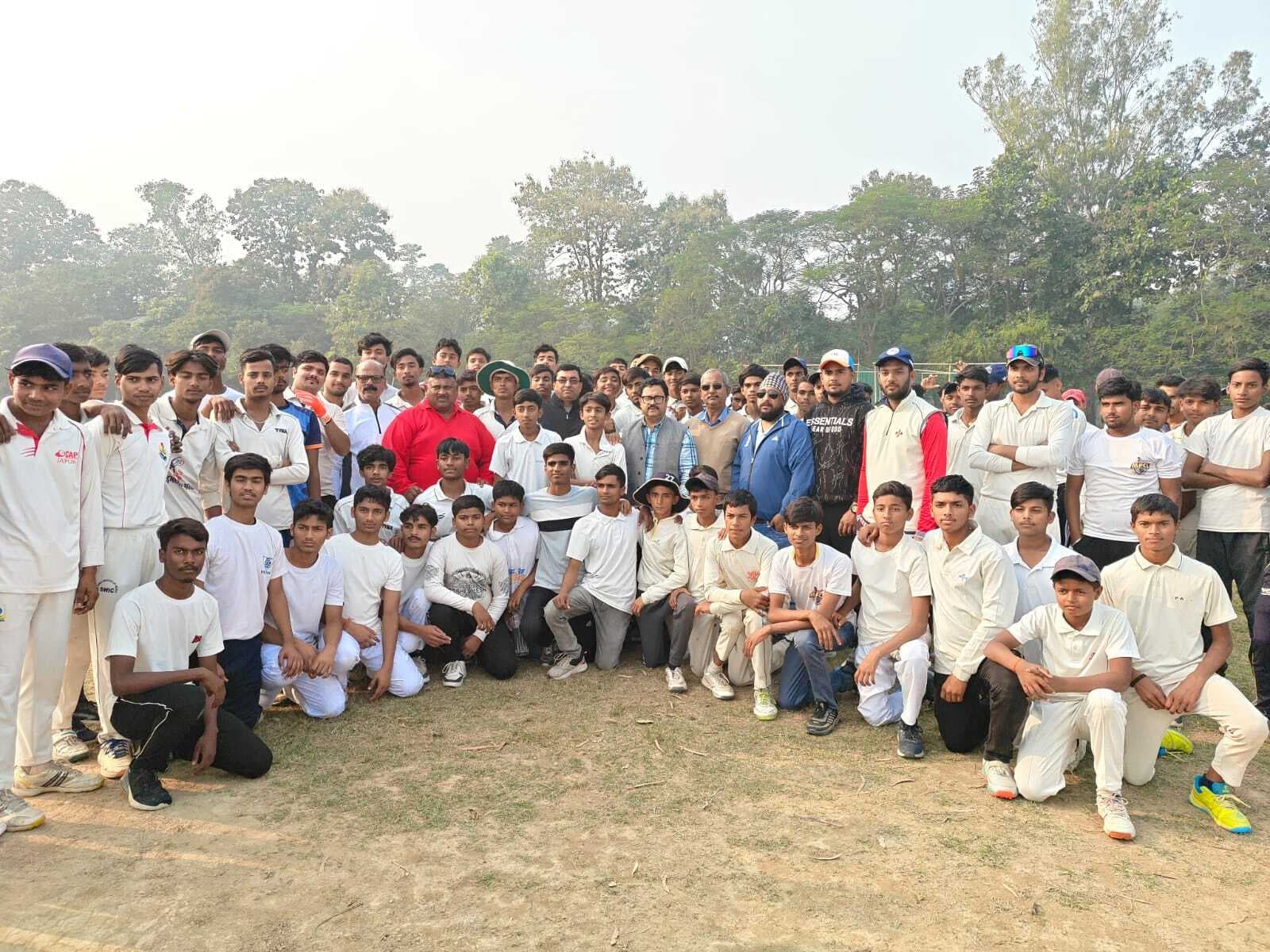 Motihari: ग्रामीण क्रिकेट लीग का ट्रायल में 125 खिलाड़ियों ने लिया हिस्सा