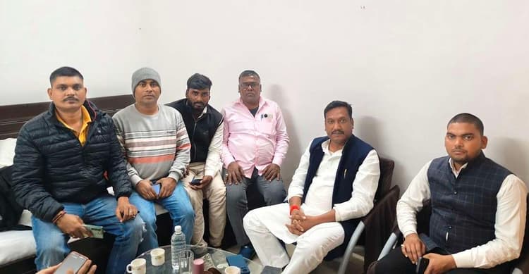 जनता को दिग्भ्रमित कर सत्ता में आयी एनडीए सरकार : अमरेंद्र