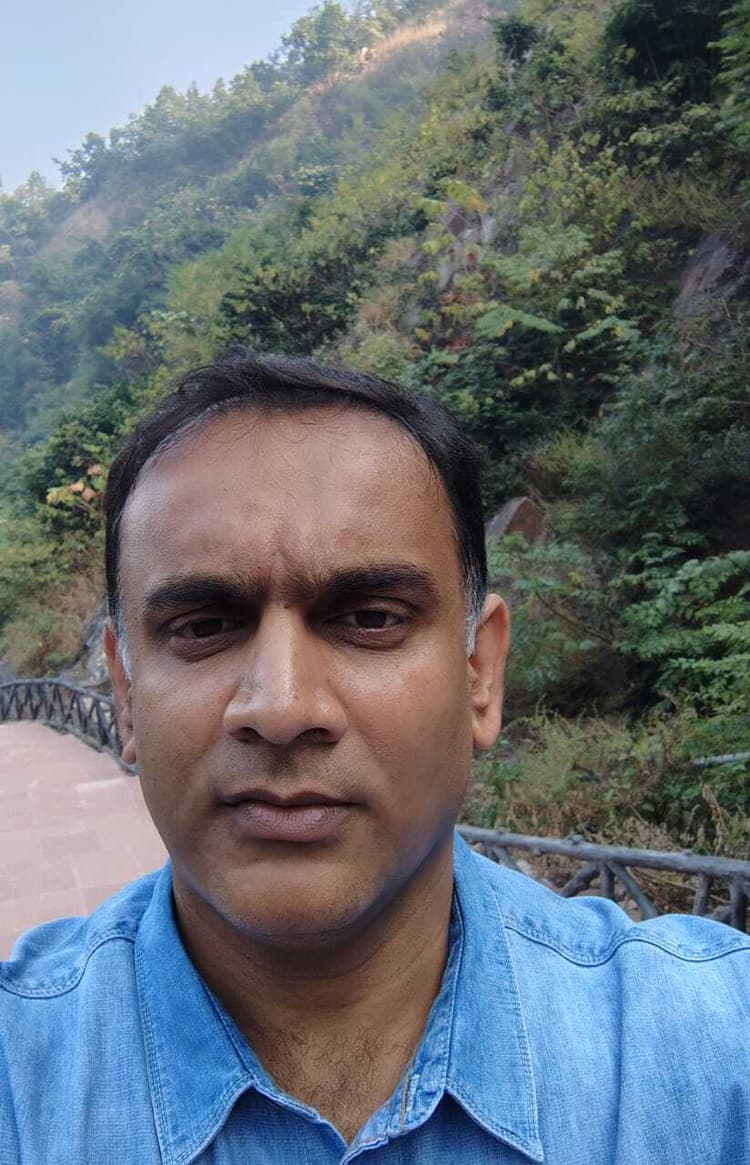 सदर अस्पताल में सर्दी-खांसी के मरीजों की लगी लाइन, ओपीडी में बढ़ा दबाव