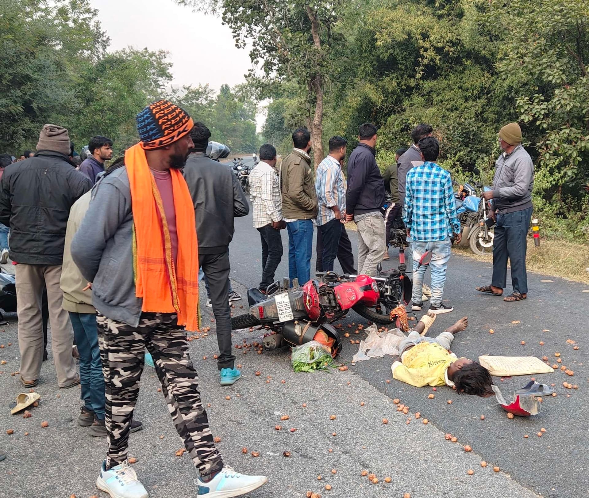 Bokaro News : सड़क दुर्घटना में दो युवकों की मौत, तीन गंभीर
