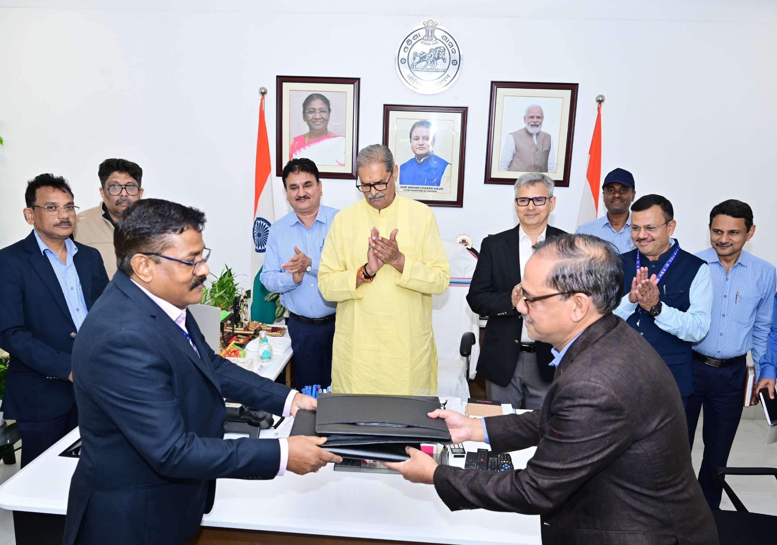 Bhubaneswar News : ओपीटीसीएल और नाबार्ड ने 1,685 करोड़ रुपये के ऋण पर समझौते पर हस्ताक्षर किये