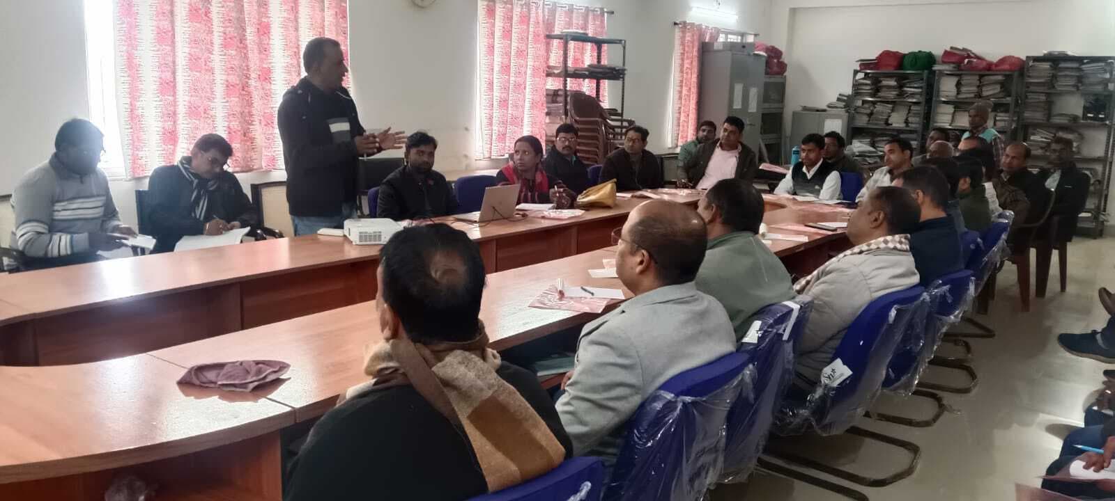Deoghar News : रबी फसल का होगा डिजिटल क्रॉप सर्वे, दिया गया प्रशिक्षण Deoghar News : रबी फसल का होगा डिजिटल क्रॉप सर्वे, दिया गया प्रशिक्षण