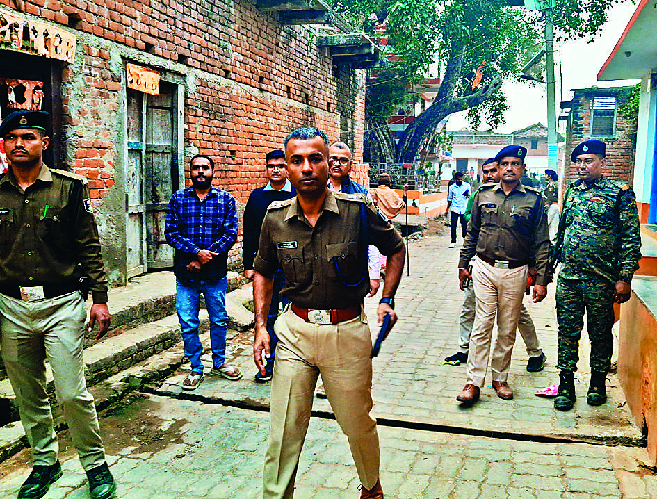 दुष्कर्म के बाद छात्रा की हत्या के मामले में एसपी ने की जांच