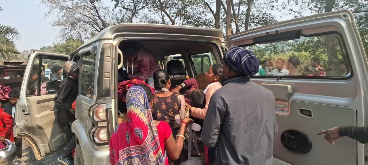 East Singhbhum News : कार व ऑटो रिक्शा में भिड़ंत, बच्ची समेत पांच लोग घायल