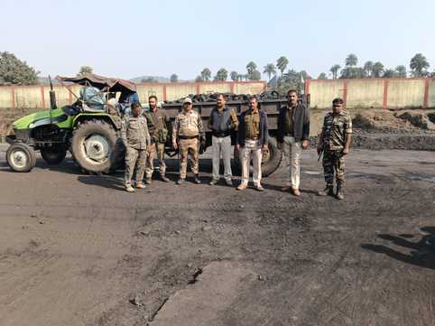 बोआरीजोर में छापेमारी में 7.63 टन कोयला जब्त