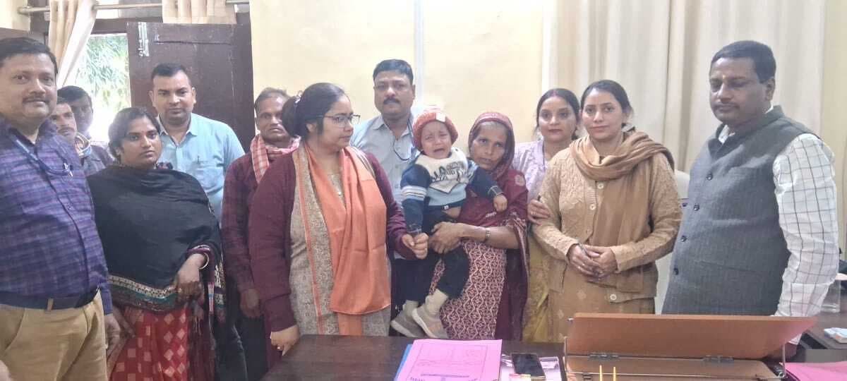 नौ हजार रुपये में बेचा जा रहा था बच्चा, किया रेस्क्यू