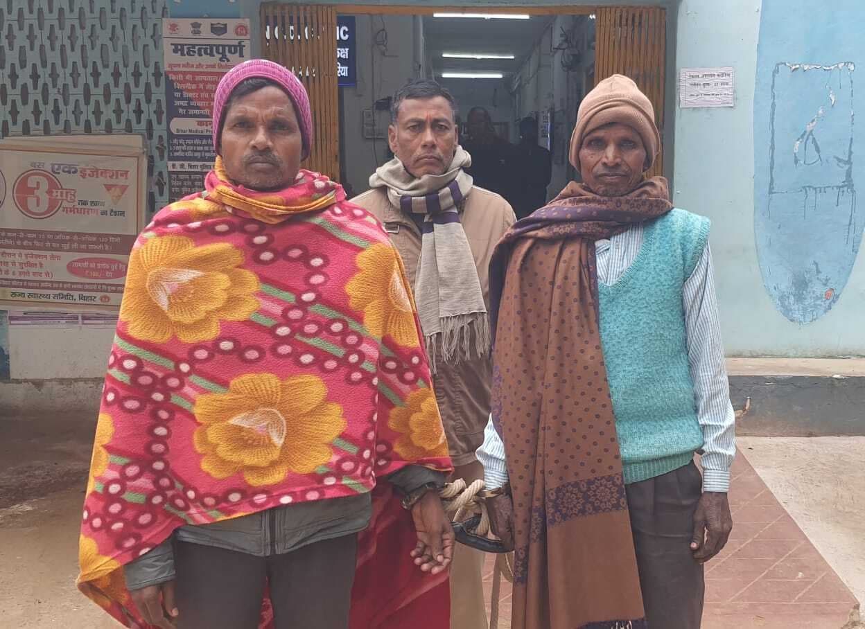 दहगिलवा गांव से गैर जमानतीय दो वारंटी गिरफ्तार