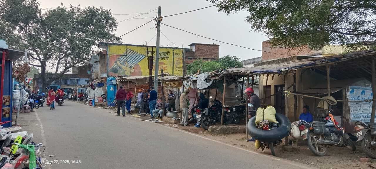 नारायणपुर बाजार में सार्वजनिक शौचालय व पेयजल का अभाव