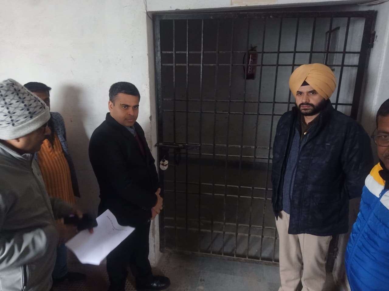 डीएम व एसपी ने ईवीएम-वीवीपैट वेयरहाउस का किया निरीक्षण