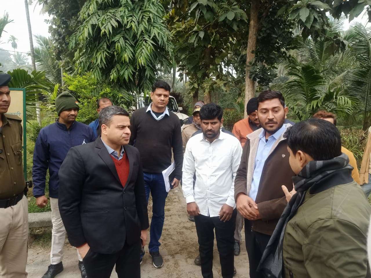 नारियल विकास बोर्ड, सिंहेश्वर का डीएम ने किया निरीक्षण