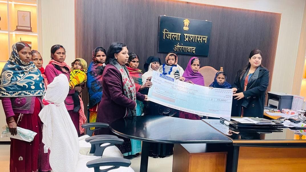 महिलाओं को आत्मनिर्भर बनाना सरकार का उद्देश्य : डीएम