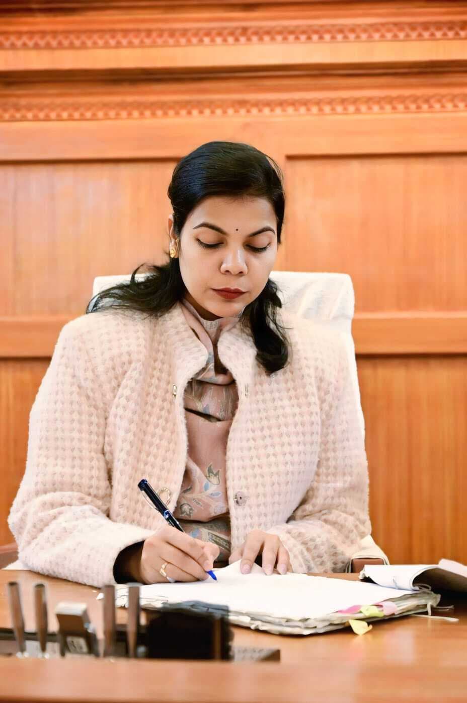 hajipur news. शिक्षा विभाग से जुड़ी समस्याओं के लिए जिलास्तरीय समाधान शिविर आज