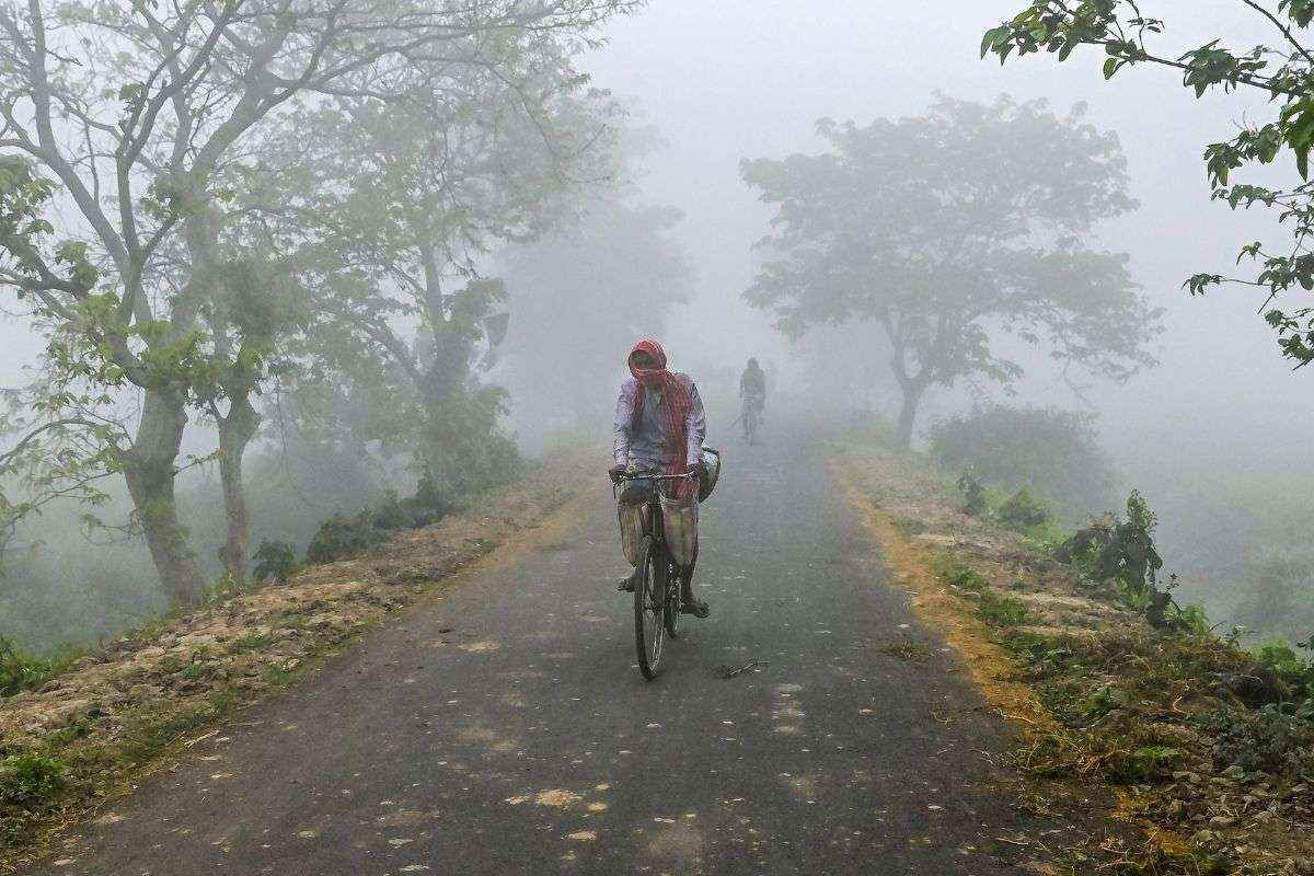 Delhi Air Pollution: दिल्ली-NCR की हवा जहरीली, खतरनाक स्तर पर पहुंचा प्रदूषण, AQI 461 हुआ