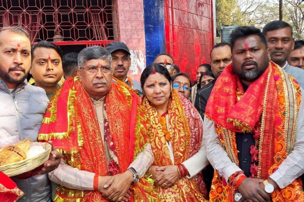 प्रदेश अध्यक्ष बनने के बाद मां छिन्नमस्तिके के दरबार में पहुंचे आदित्य साहू, हेमंत सरकार पर बोला हमला