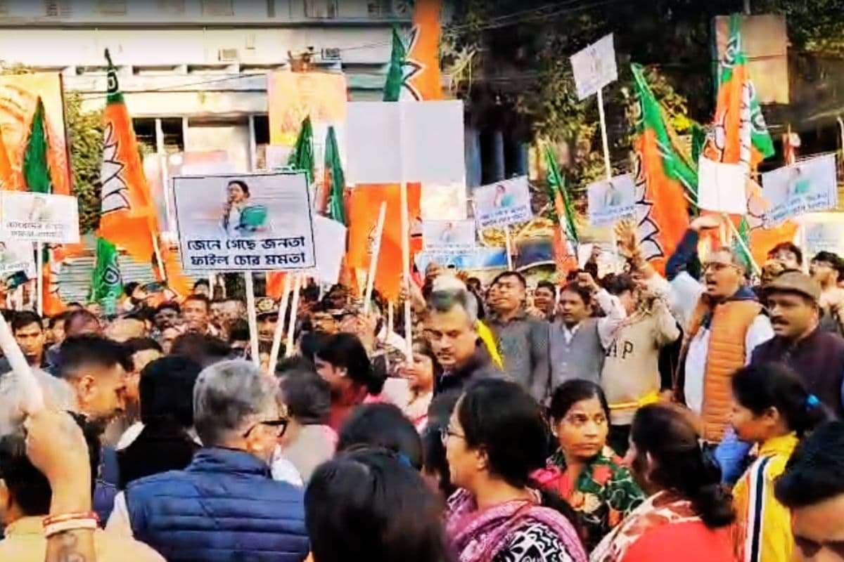 ममता बनर्जी के बाद भाजपा ने किया शक्ति प्रदर्शन, चंद्रकोना में शुभेंदु अधिकारी पर ‘हमले’ के विरोध में निकाली रैली