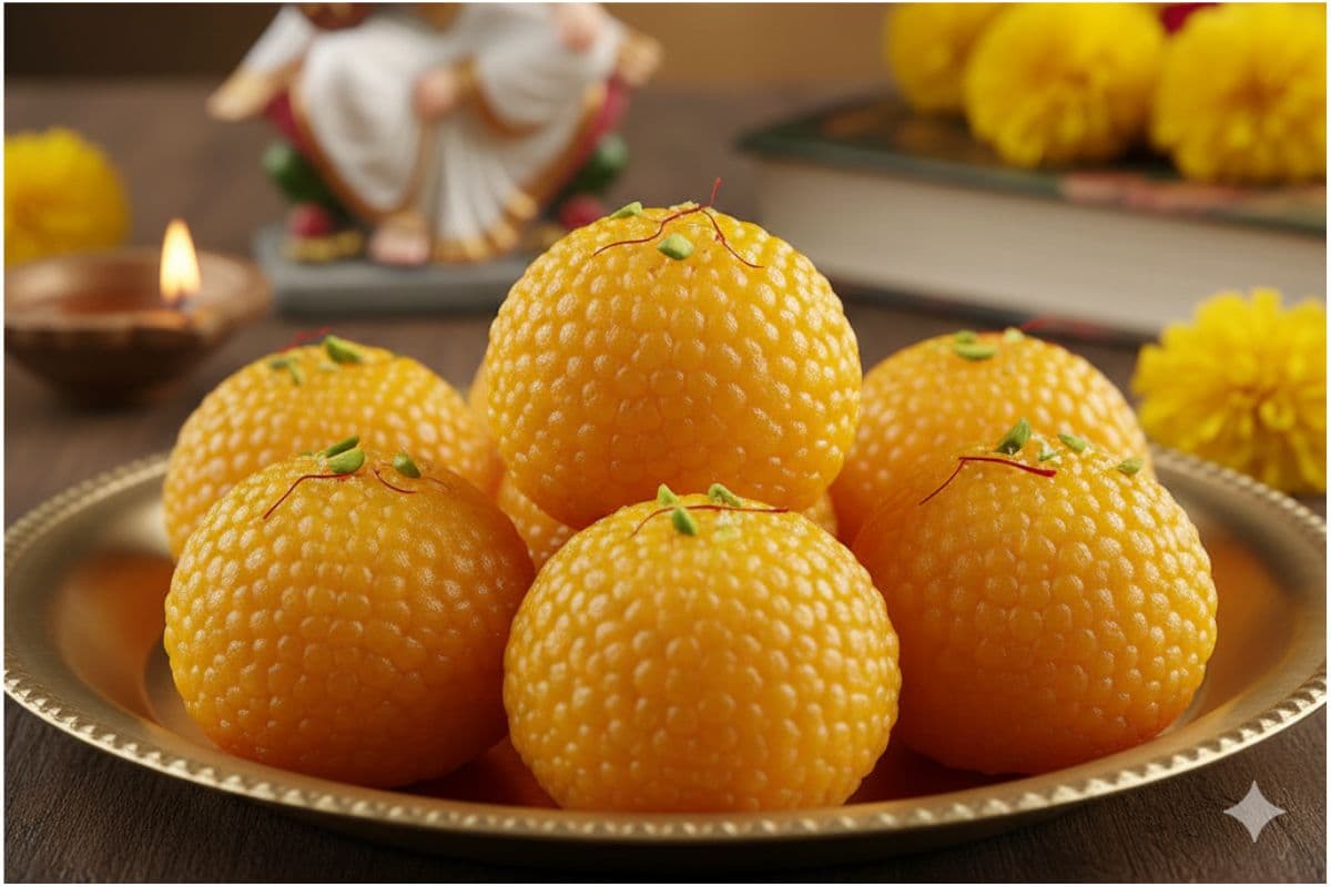 Basant Panchami Special Boondi Ladoo: इस बसंत पंचमी घर पर ही बनाएं शुद्ध केसरिया बूंदी लड्डू