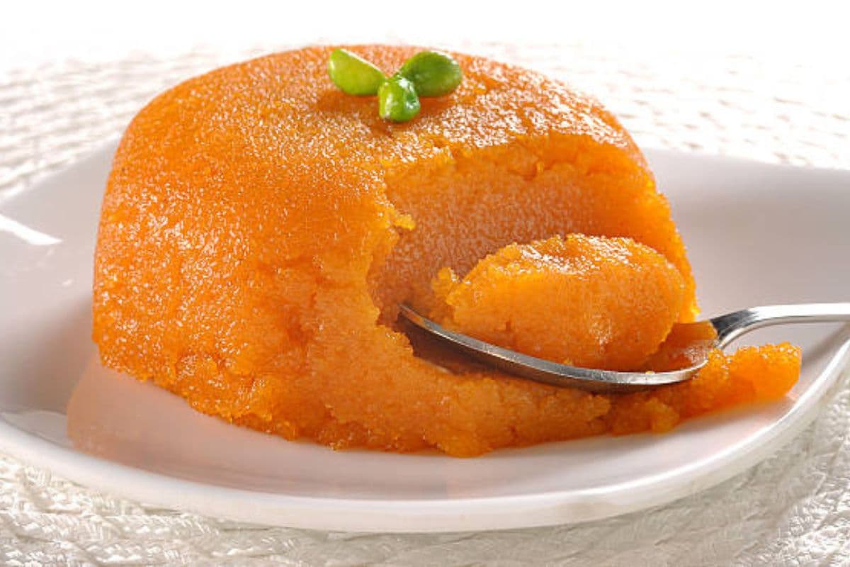 Corn Flour Halwa: कॉर्न फ्लोर से ऐसे बनाएं टेस्टी हलवा, उंगलियां चाटने को हो जाएंगे मजबूर