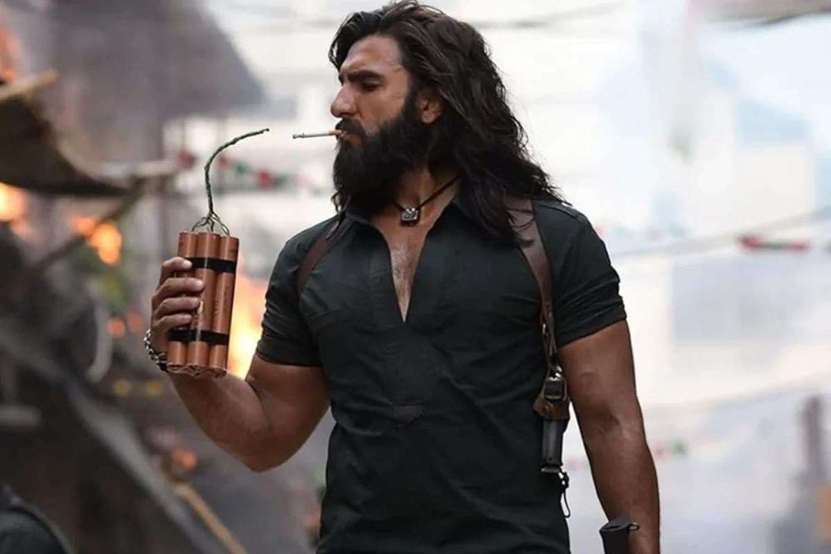 Dhurandhar Box Office Collection Day 28: 28 दिन बाद भी धुआंधार कमाई कर रही 'धुरंधर', कलेक्शन देख उड़ जाएंगे होश