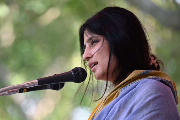 यूपी में SIR: सपा सांसद डिंपल यादव ने मैनपुरी DM को लिखी चिट्ठी, SIR नोटिस में देरी पर आपत्ति जताई