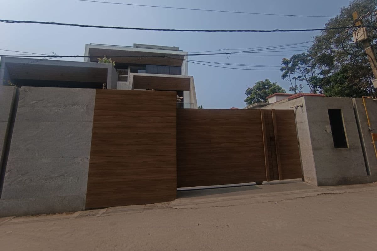 बाबा राइस मिल के मालिक का घर कांके रोड