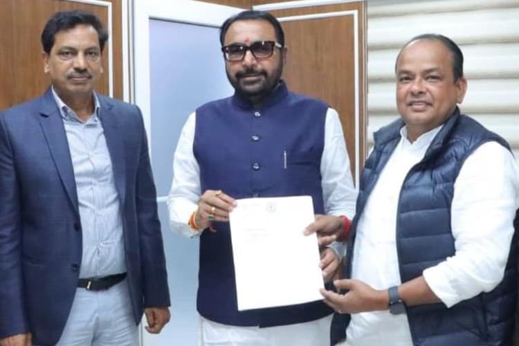 हेल्थ हब बनेगा झारखंड, नये आयुर्वेदिक मेडिकल कॉलेज को मिली केंद्र की मंजूरी; रंग लाई मंत्री इरफान अंसारी की कोशिश