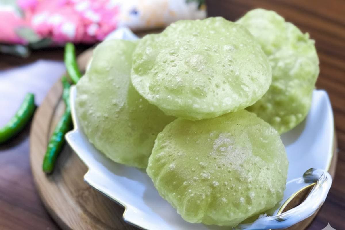 Lasooni Palak Puri Recipe: नाश्ते में बनाएं लहसूनी पालक पूरी, स्वाद चखकर तारीफ करते नहीं थकेंगे लोग