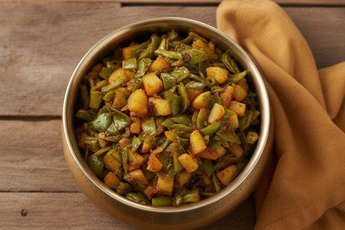 Matar ke Chilke ki Sabji Recipe: मटर के छिलके बेकार नहीं, इस आसान रेसिपी से बनाएं लाजवाब और चटपटी सब्जी