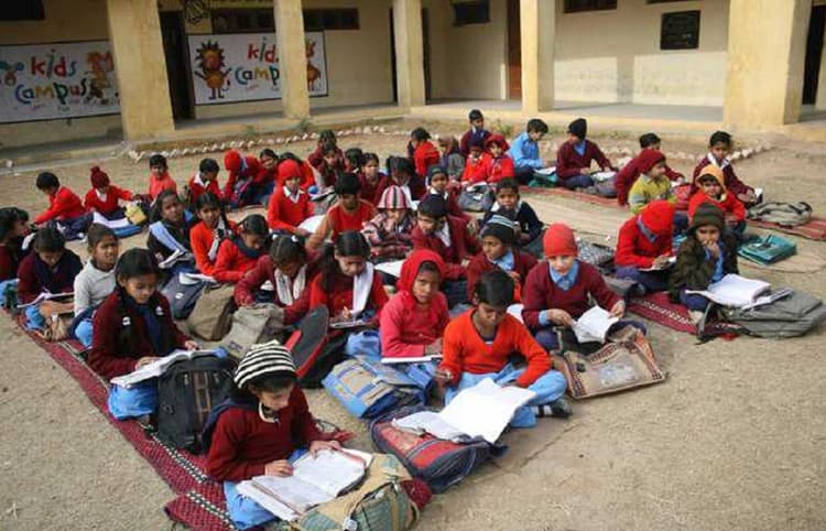 बंगाल में म्युनिसिपल स्कूल के शिक्षकों को चार माह से नहीं मिला है वेतन, दाने-दाने को मोहताज हुए कर्मचारी