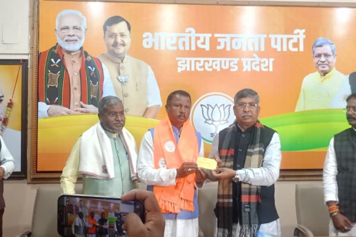 झामुमो को बड़ा झटका: विधायक दशरथ गागराई के भाई अब बने ‘कमल’ के सिपाही! क्या है पार्टी का पूरा प्लान