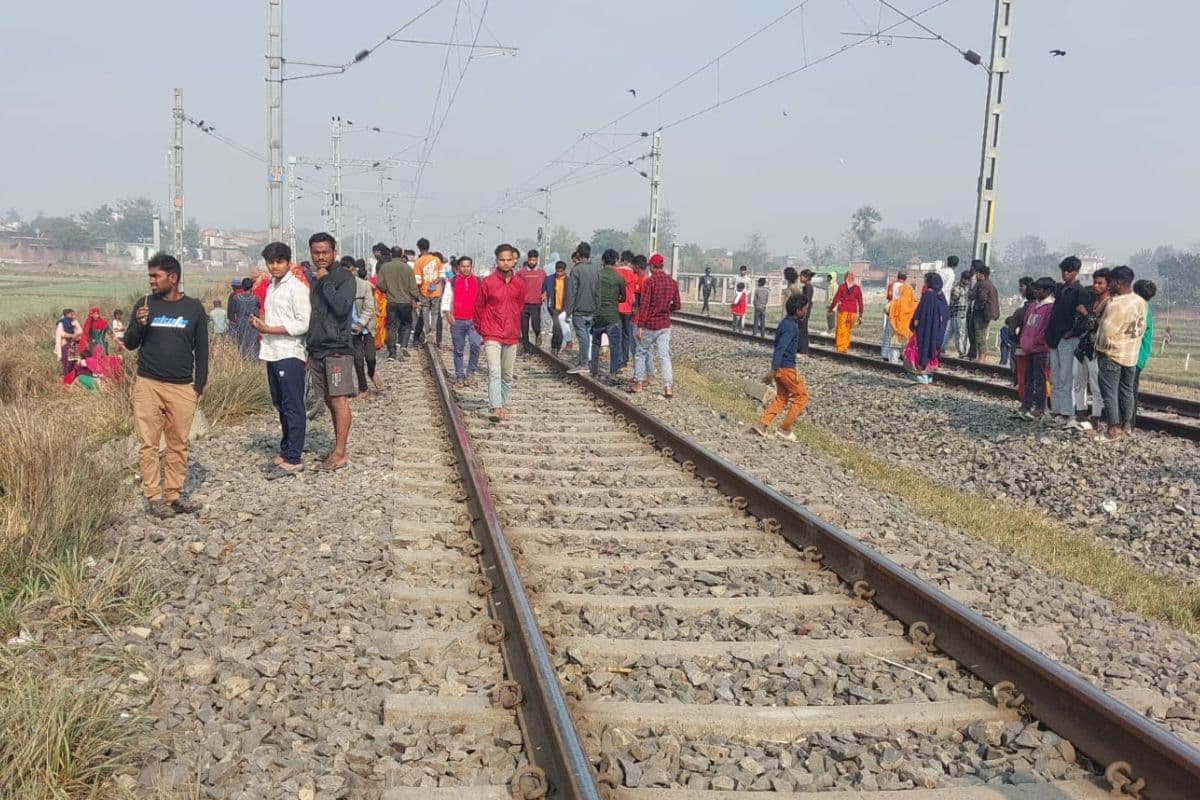 Bihar News: अमृत भारत एक्सप्रेस से कटे दो लड़के, रेलवे ट्रैक के पास बना रहे थे रील