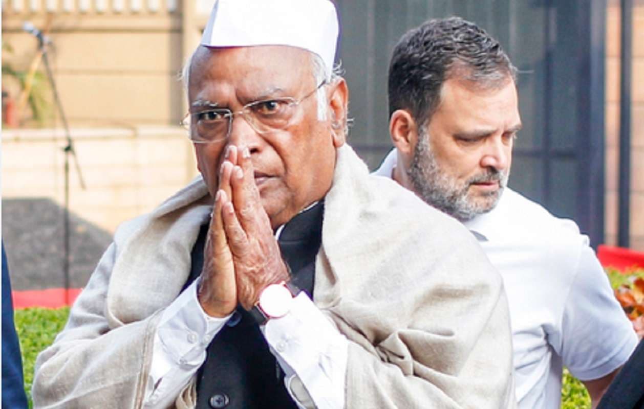 कांग्रेस ने बंगाल चुनाव के लिए कसी कमर, शकील अहमद समेत ये नेता बनाये गये वरिष्ठ पर्यवेक्षक