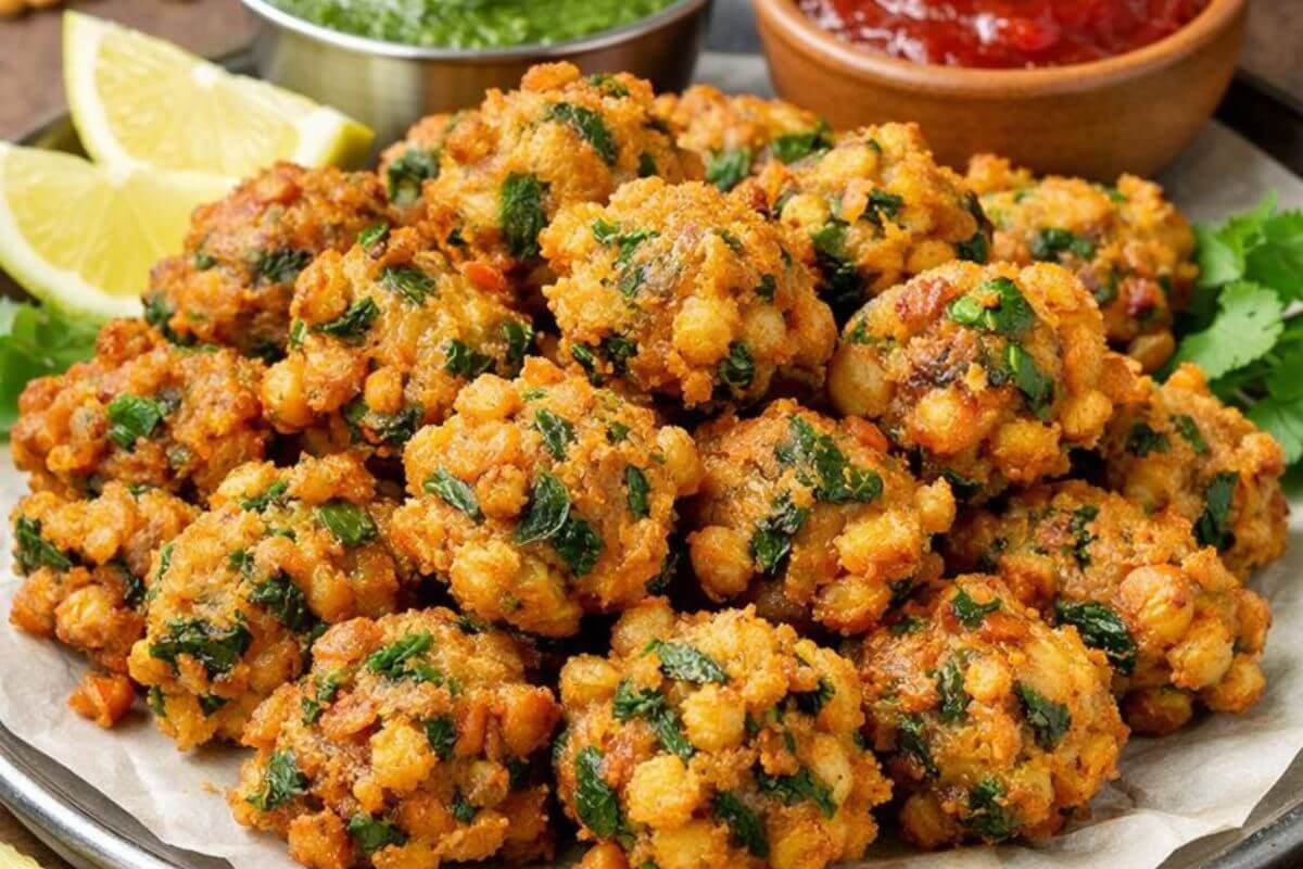 Chana Dal Mix Veg Pakora: शाम के नाश्ते में बनाएं कुरकुरे चना दाल मिक्स वेज पकौड़े