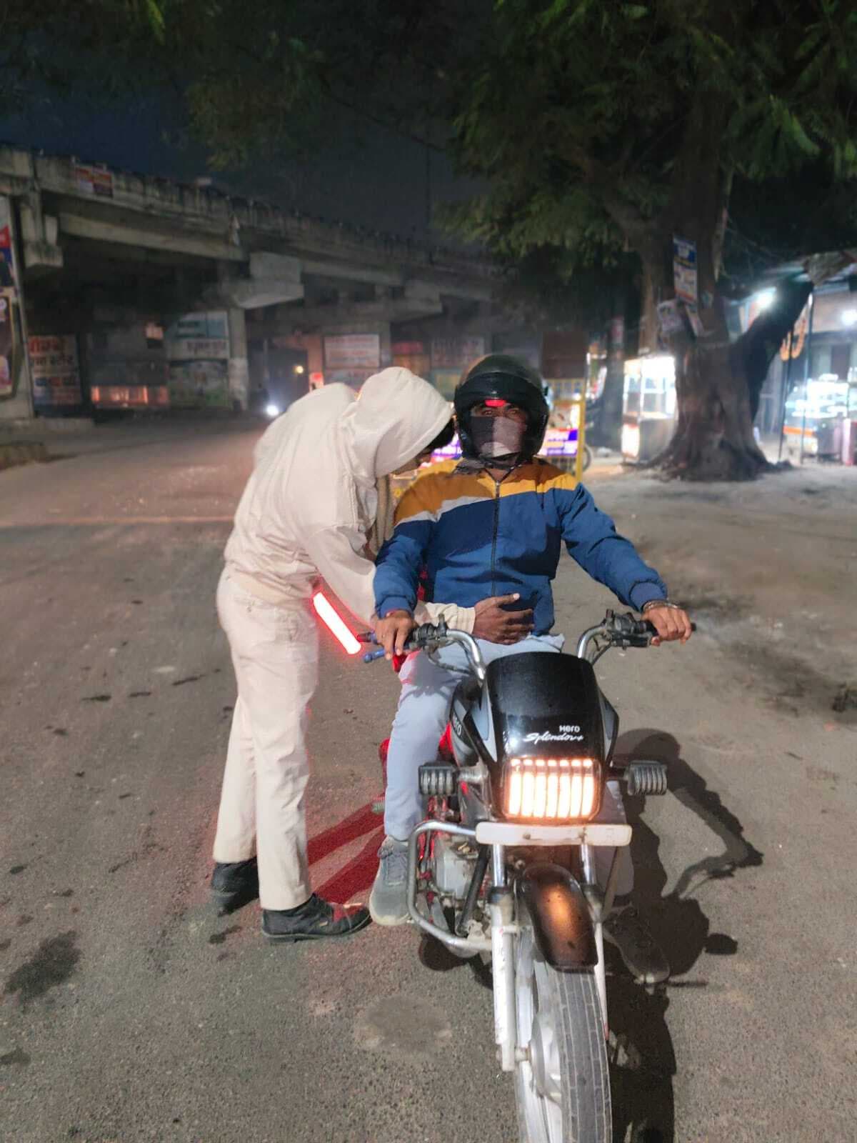 रात्रि गश्ती में पुलिस रही सतर्क, बैंक, एटीएम व बाजारों की सघन जांच की