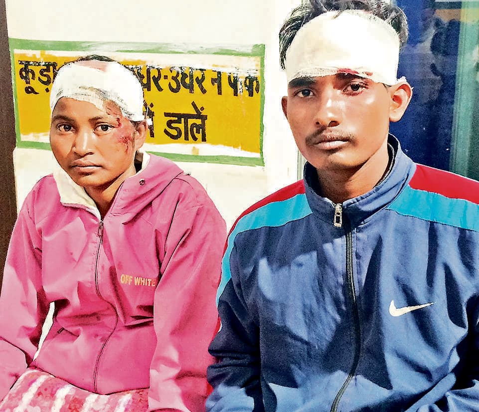 Chaibasa News : कराइकेला में छोटा हाथी व बोलेरो में भिंड़त, छह घायल