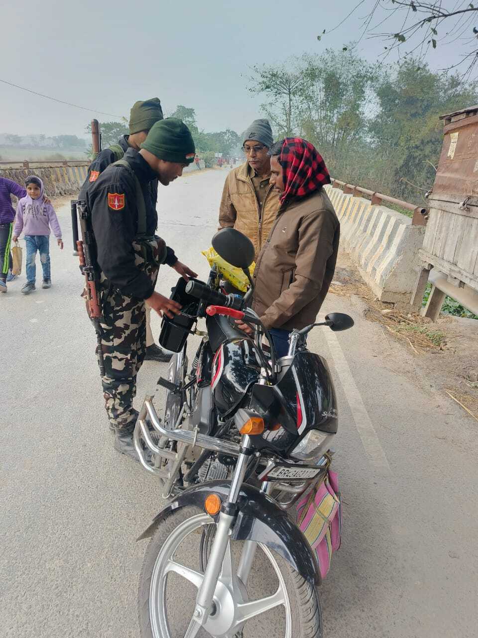 वाहन चेकिंग से चालकों में मचा हड़कंप