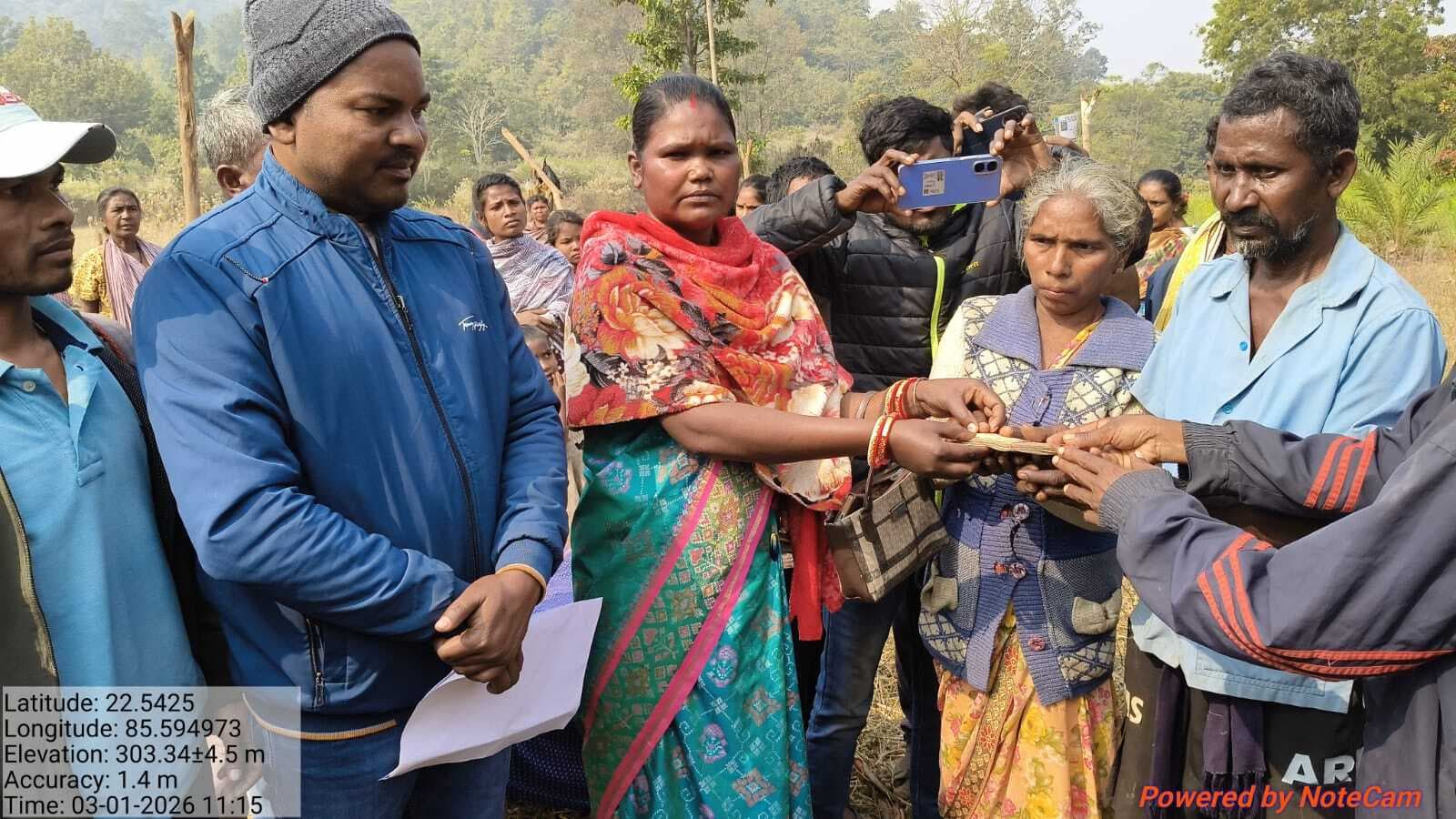 Chaibasa News : जंगल से सटे गांवों के लोग भयभीत, हाथियों को खदेड़ने के लिए बंगाल से टीम बुलायी