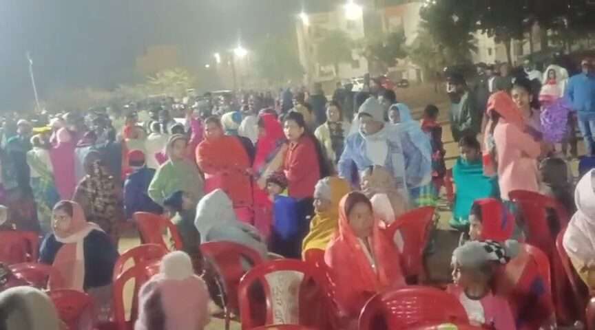 Deoghar news : सोहराय मिलन समारोह में मांदर बजाकर थिरके एसपी व सार्जेंट मेजर