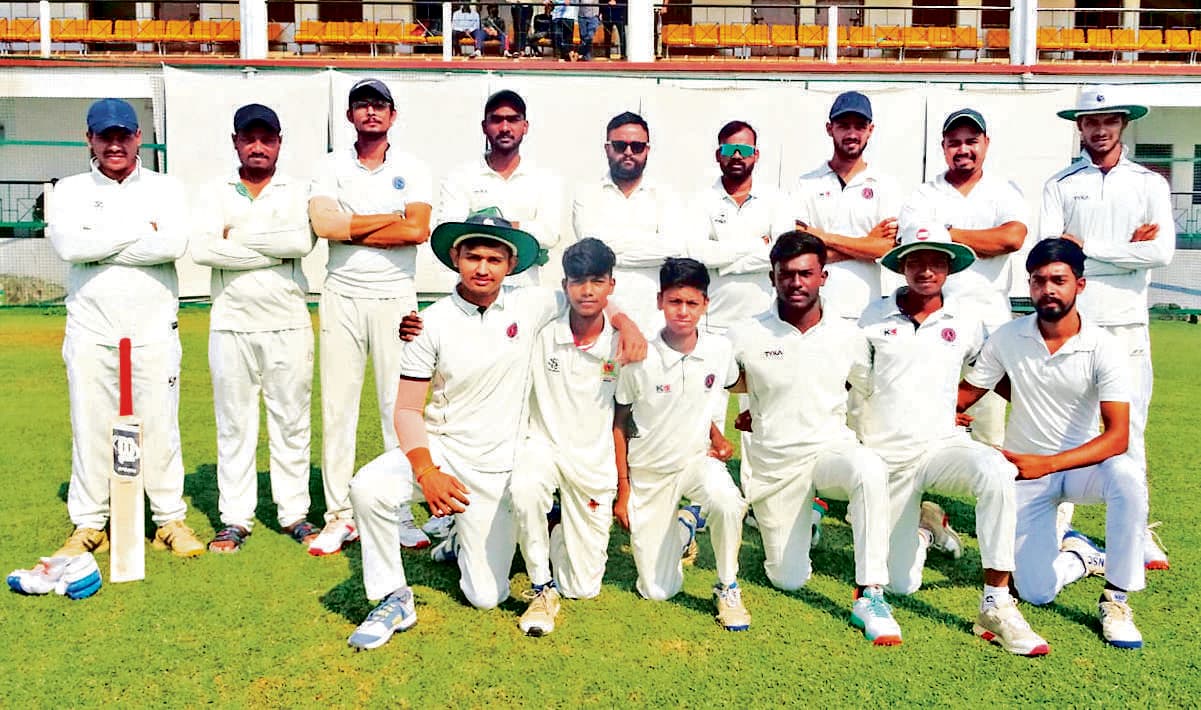 Chaibasa News : टाउन क्लब ने फेनेटिक क्लब को 157 रनों से हराया