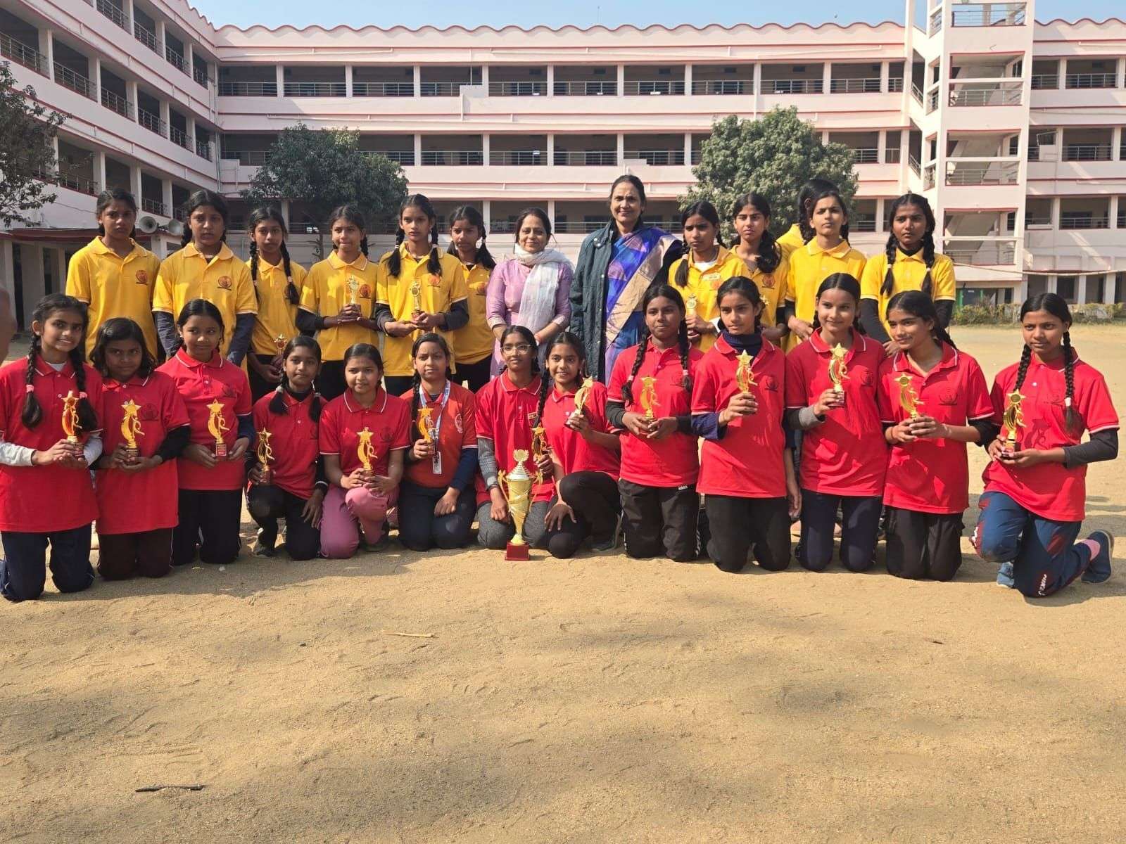 क्रिकेट प्रतियोगिता के फाइनल मैच साउथ हाउस ने जीता