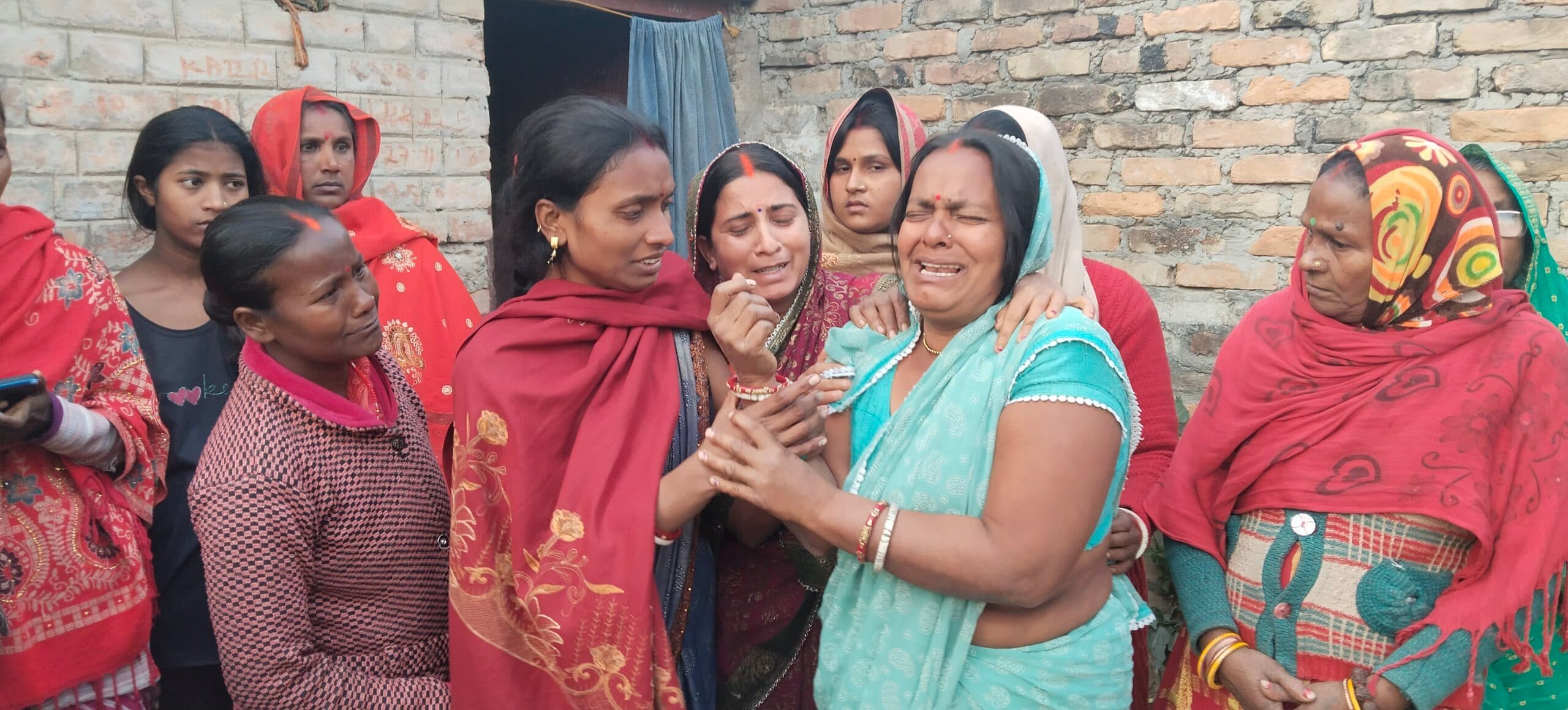 Motihari: एडमिट कार्ड लेकर युवक के साथ बाइक से लौट रही छात्रा, हो गया हादसा