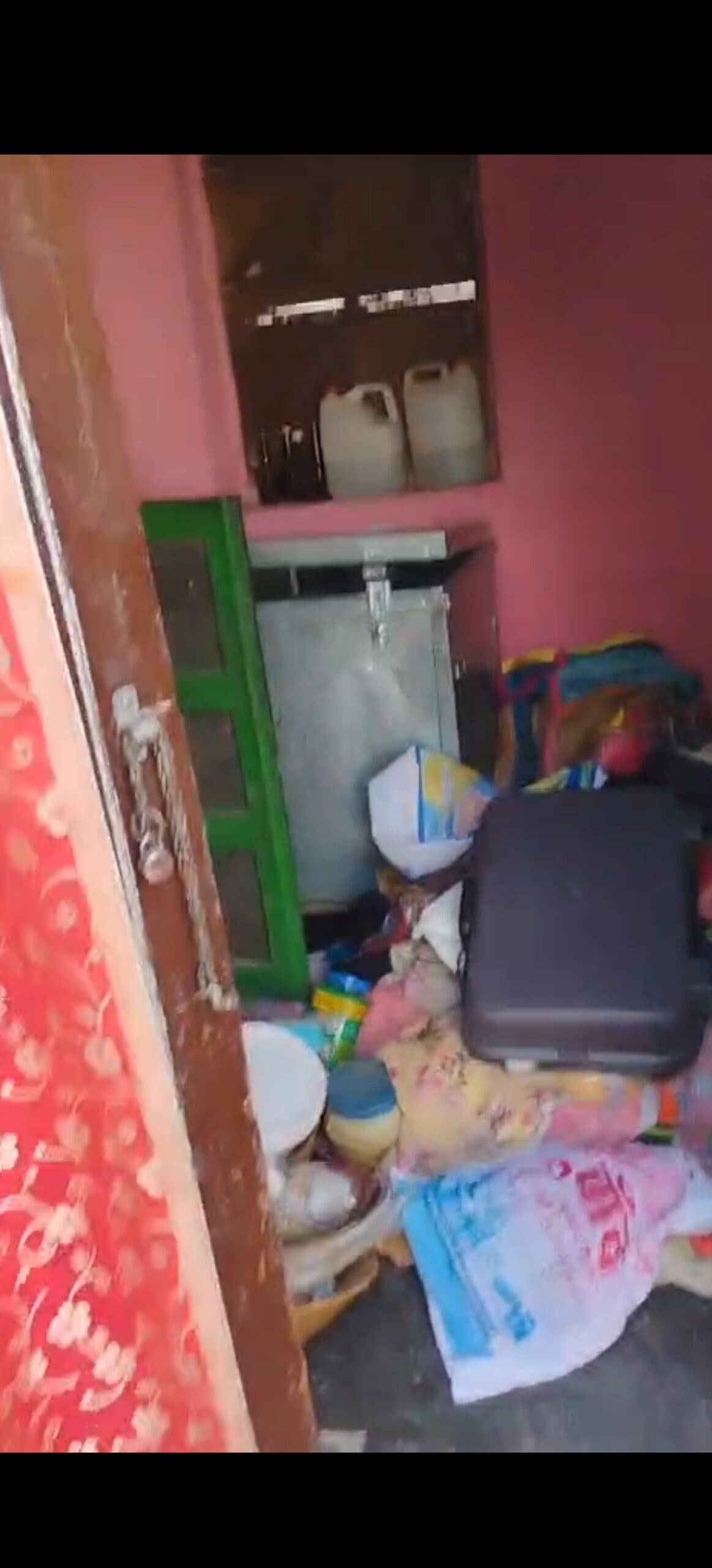 hajipur news. बंद घर से सोने व चांदी के जेवरात की चोरी