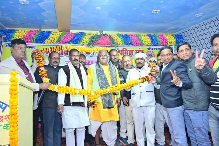 hajipur news. माल गोदामों के श्रमिकों के अधिकार व कार्य परिस्थिति पर चर्चा