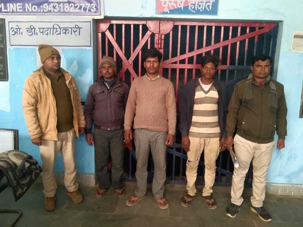 पांच लीटर अवैध शराब के साथ एक एवं दो शराबी गिरफ्तार
